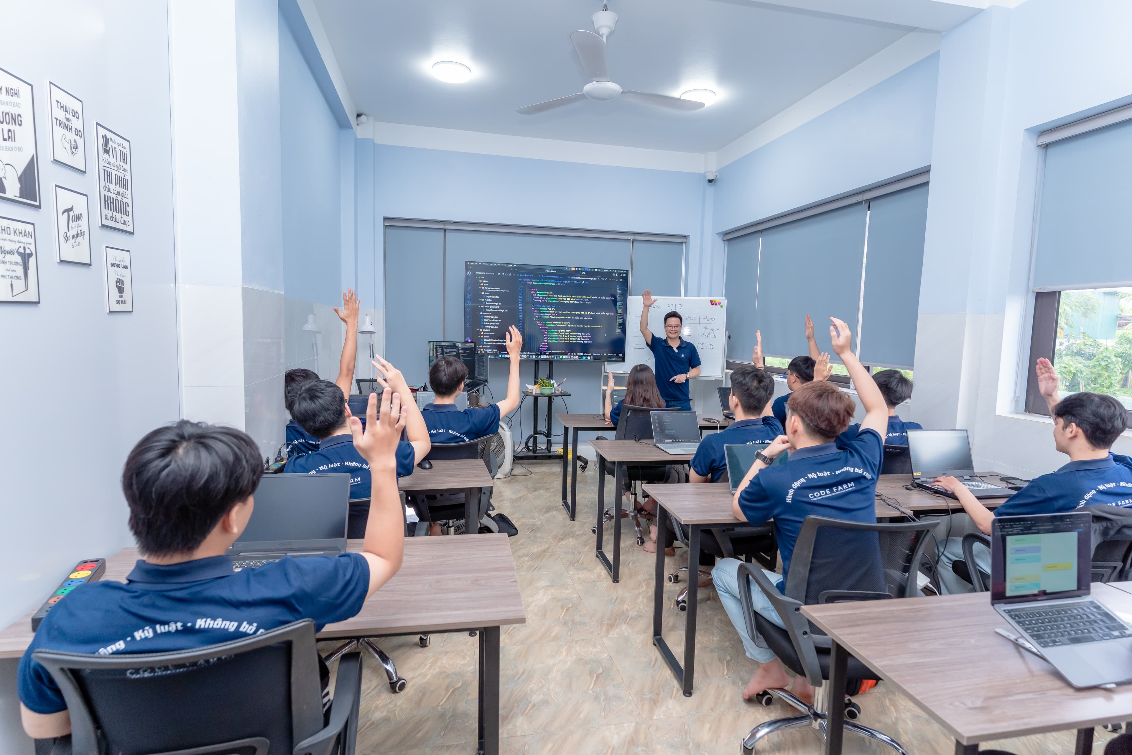 Hình ảnh lớp học Tại CodeFarm